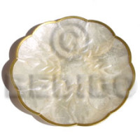 Capiz scalloped shaped plate 5.75