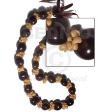 22 pcs. brown kukui nuts
