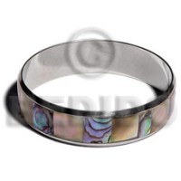 Laminated brownlip paua alternate in