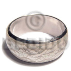 Natural white kabibe shell cracking