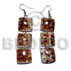 Dangling triple 15mmx15mm cowrie tiger