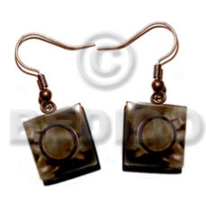 Dangling 15mm laminated brownlip square