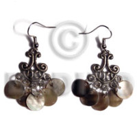Dangling 10mm round blacklip in