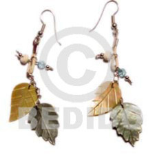 Dangling mop blacklip leaves wax