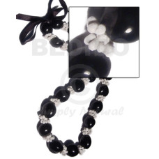 22 pcs. black kukui nuts