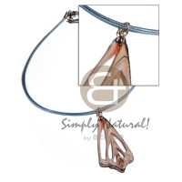 Luhuanus strombus pendant in clear