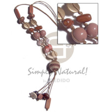 Asstd wood beads in 2