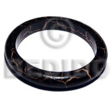 Natural wood bangle in blackcrackle Natural wood bangle in blackcrackle