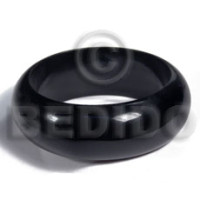 Black stained high gloss coat
